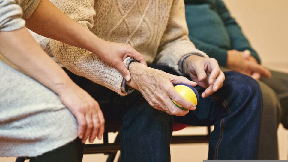 Imagem A importância do Fisioterapeuta e do Terapeuta Ocupacional no bem-estar da pessoa idosa